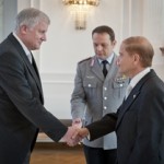 Seehofer und Hadas-Handelsman. Foto: Bundesregierung/ Guido Bergmann